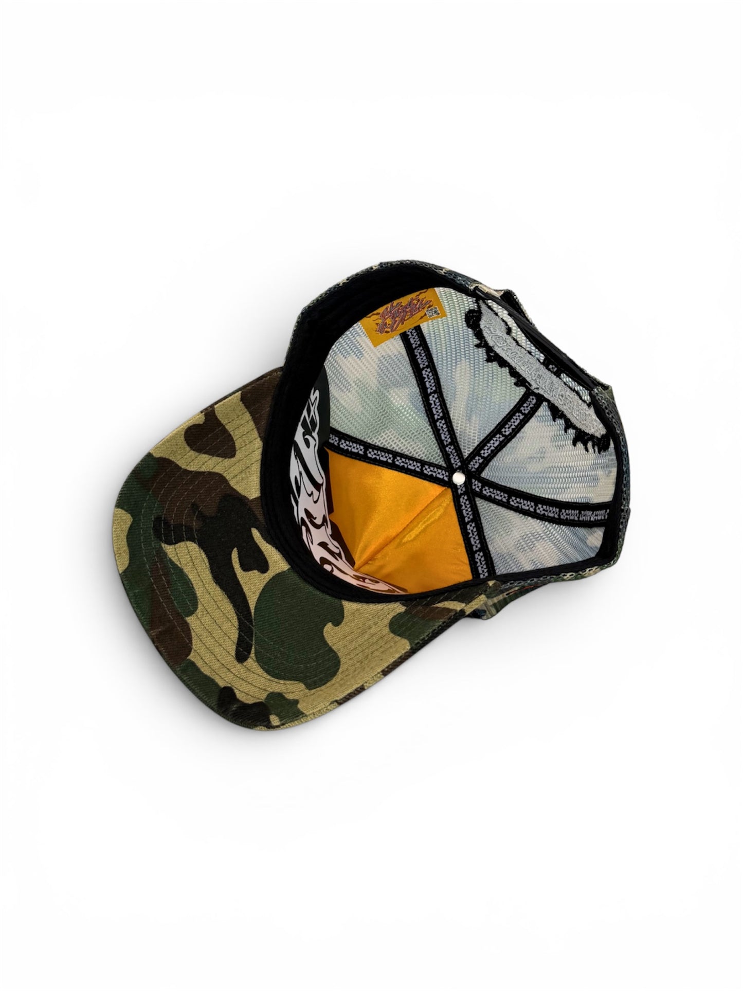 OLD ENGLISH h WL CAMO TRUCKER