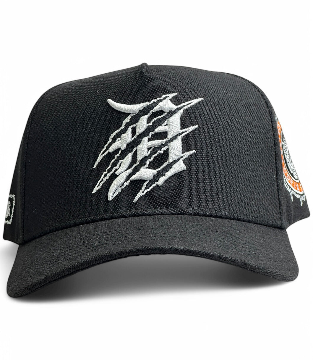 CLAWED DETROIT TIGERS SERIES