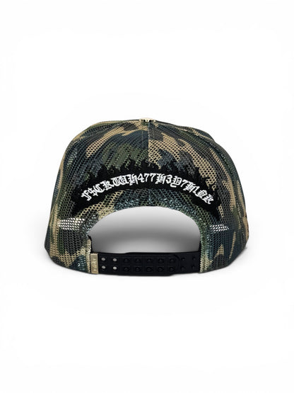 OLD ENGLISH h WL CAMO TRUCKER