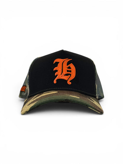 OLD ENGLISH h WL CAMO TRUCKER