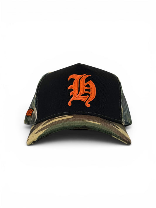 OLD ENGLISH h WL CAMO TRUCKER
